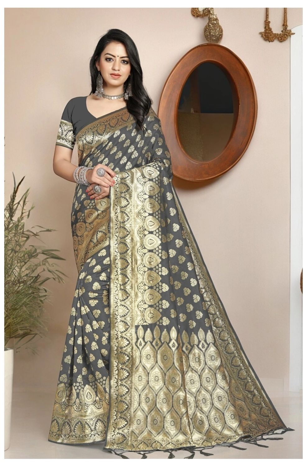 Kanjivaram Silk Blend Saree