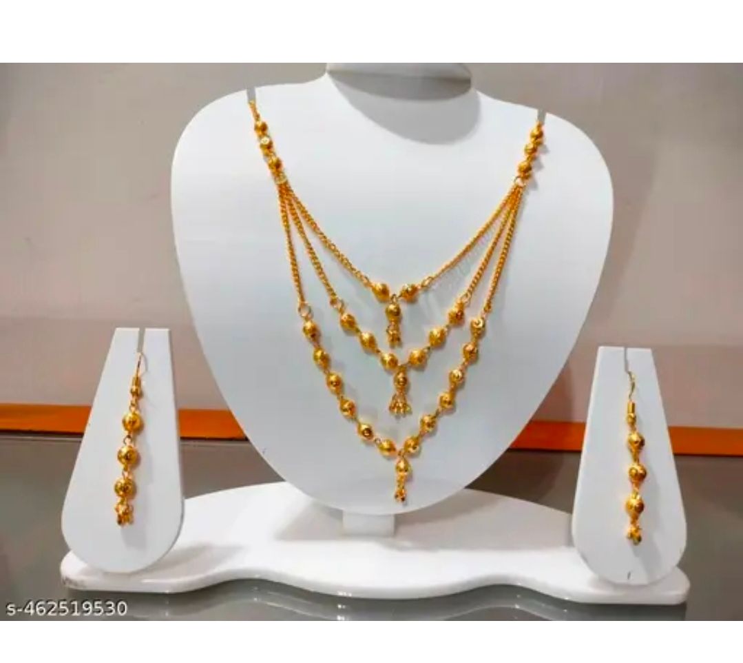 Gold necklace  set