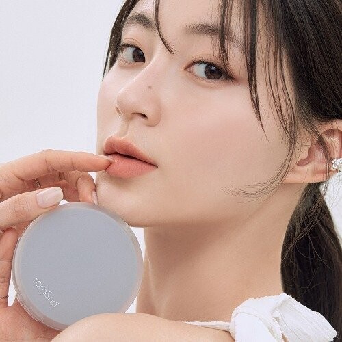 Romand 氣墊粉底 Nu Zero Cushion