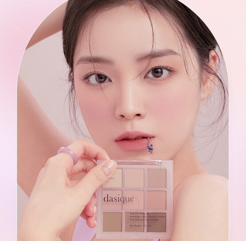 Dasique 九色眼影盤 Shadow Palette #13 Cool blending Dasique 九色眼影盤 Shadow Palette #13 Cool blending