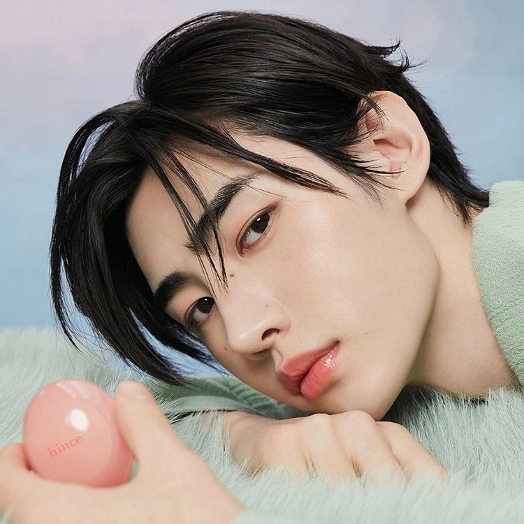 Hince Raw glow dewy ball 光澤唇頰膏