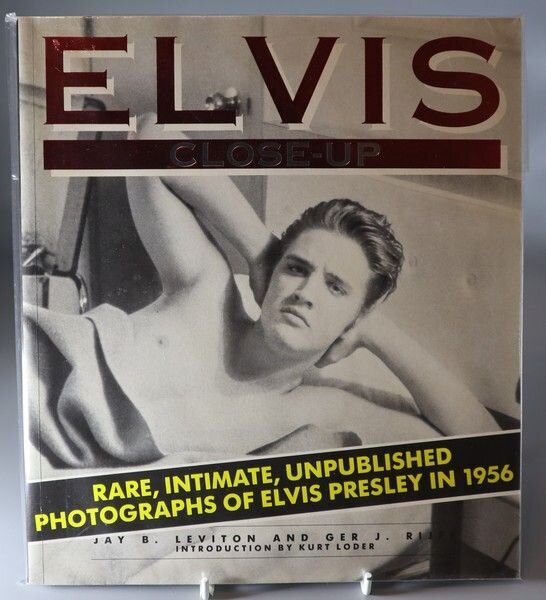 Elvis Close Up