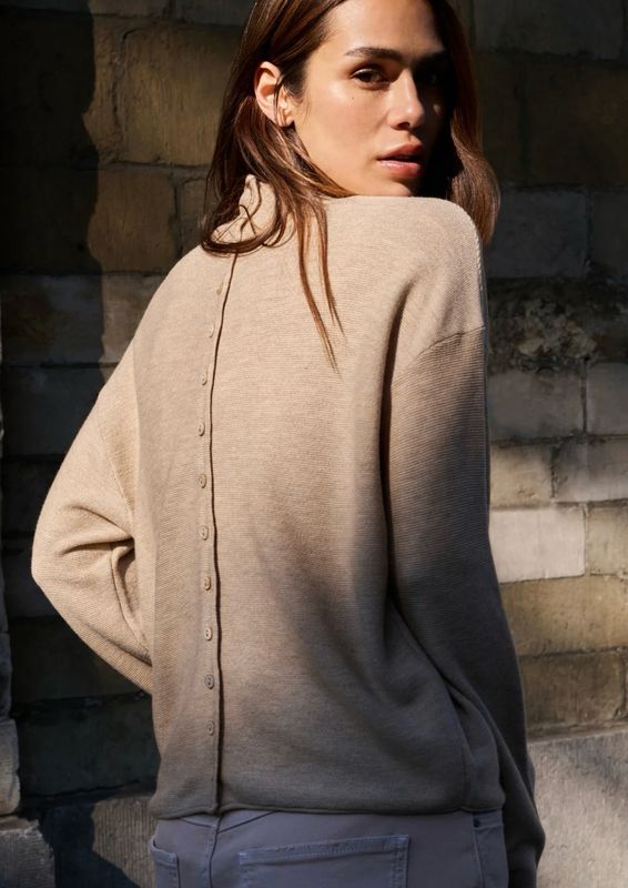 Gebreide trui met structuur en knoopsluiting achter Yaya beige 01-000543-601