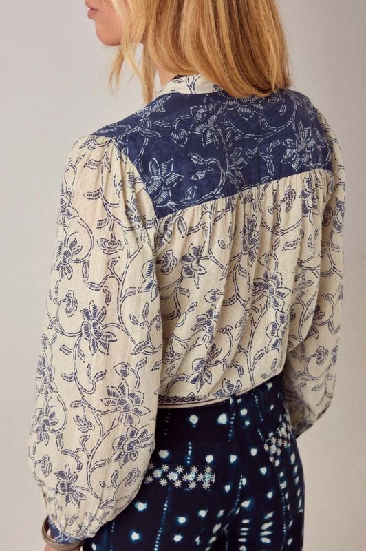 CLEO White Fuji blouse Maison Hotel