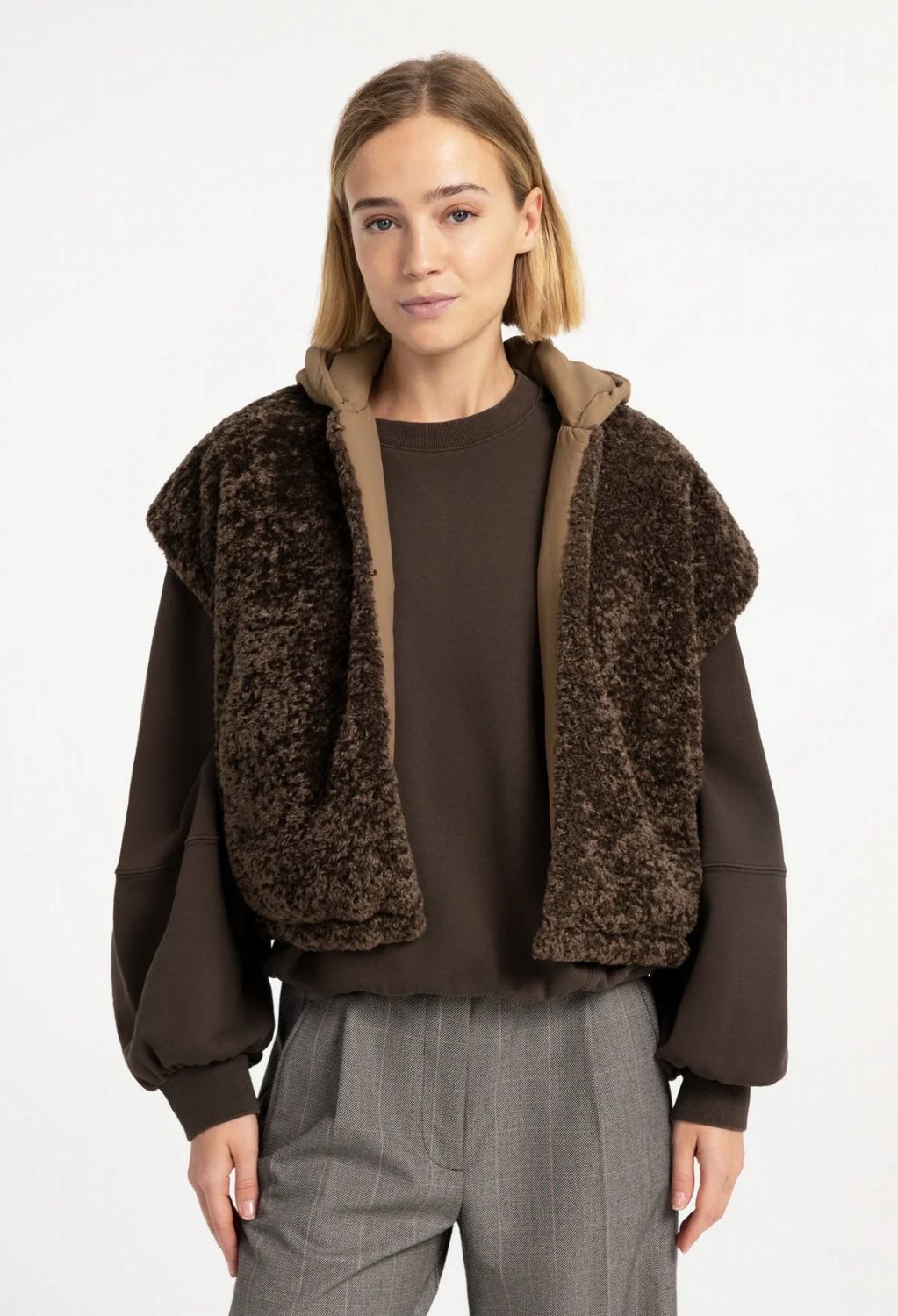 YAYA Reversible Teddy Bodywarmer – Slate Black Brown 02 021009-609