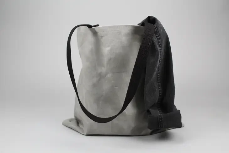 Waxed Standard Tote - Gray with Black