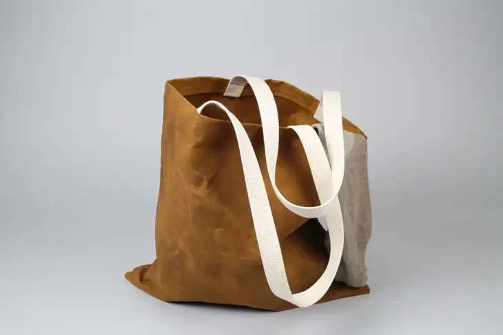 Waxed Standard Tote - Caramel with Natural