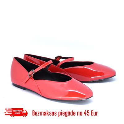 Women&#39;s footwear