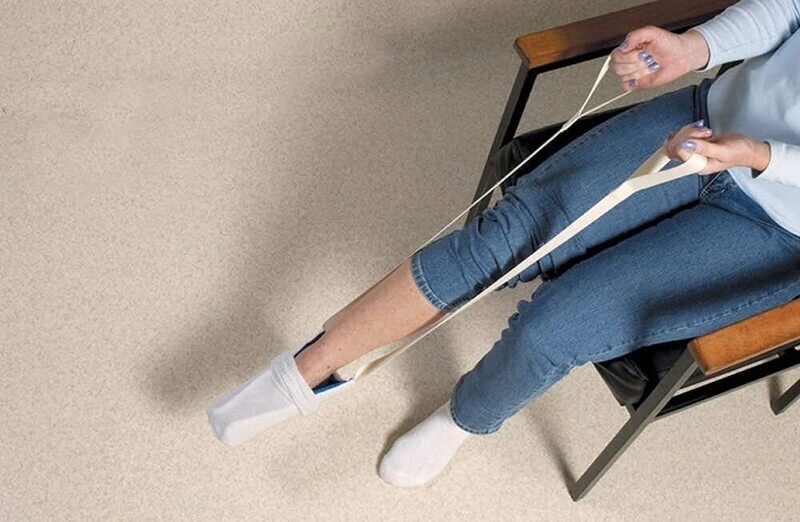 EASY PULL SOCK AID