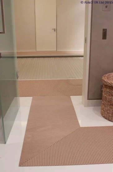 STAYPUT ANTI-SLIP WET ROOM MATTING - 90 X 200CM