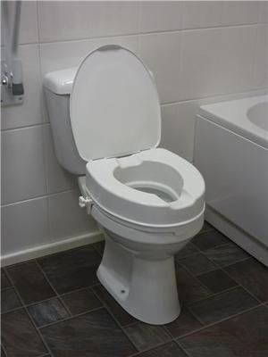 Raised Toilet Seat With Lid 4