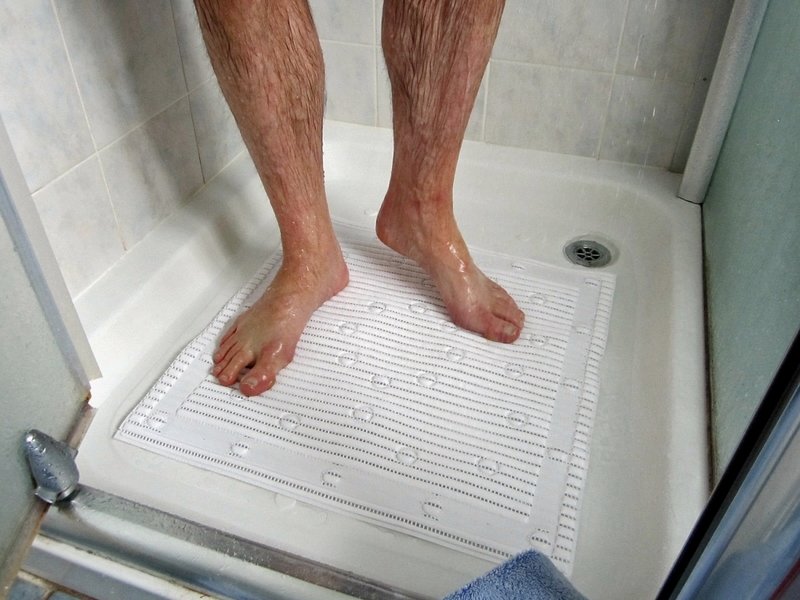 Non-Slip Shower Mat - white