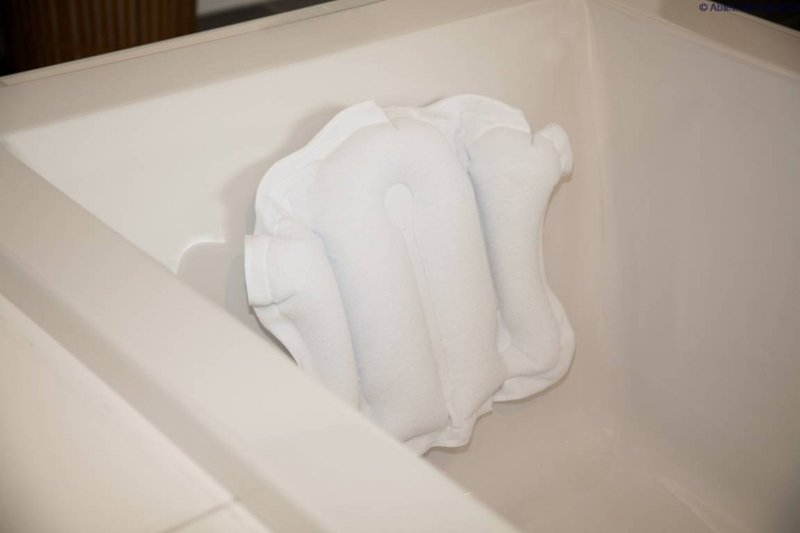 ATLANTIS BATH PILLOW