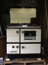 Reconditioned  STANLEY SUPER STAR Slow Combustion Stove - Cream/Brown Enamel Finish