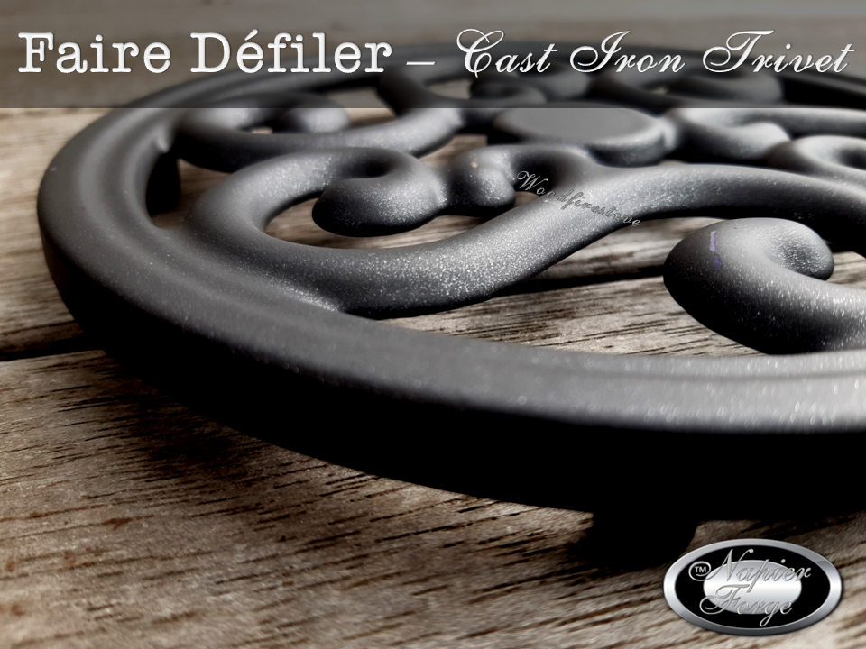 Faire Défiler TRIVET Round Cast Iron - Black