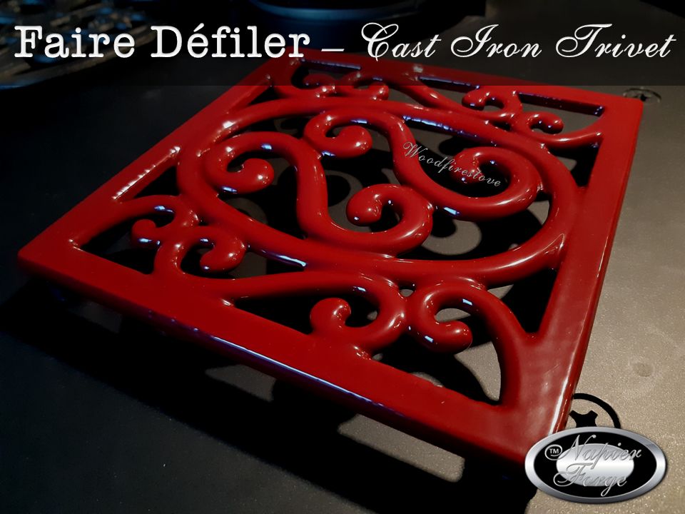 Faire Défiler TRIVET Square Cast Iron - Heritage Red Enamel