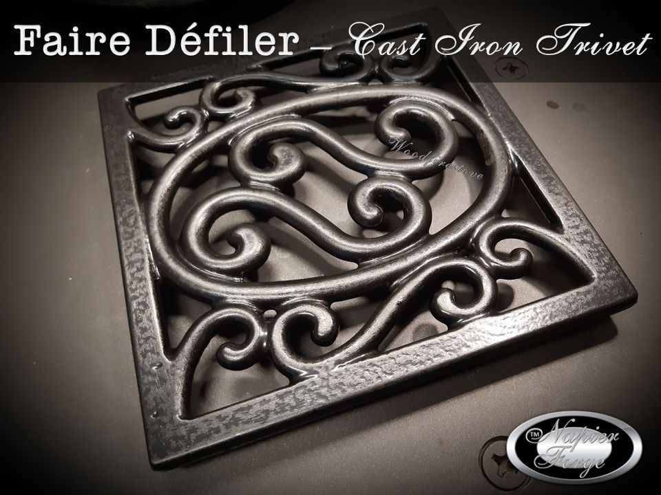 Faire Défiler TRIVET Square Cast Iron - Black