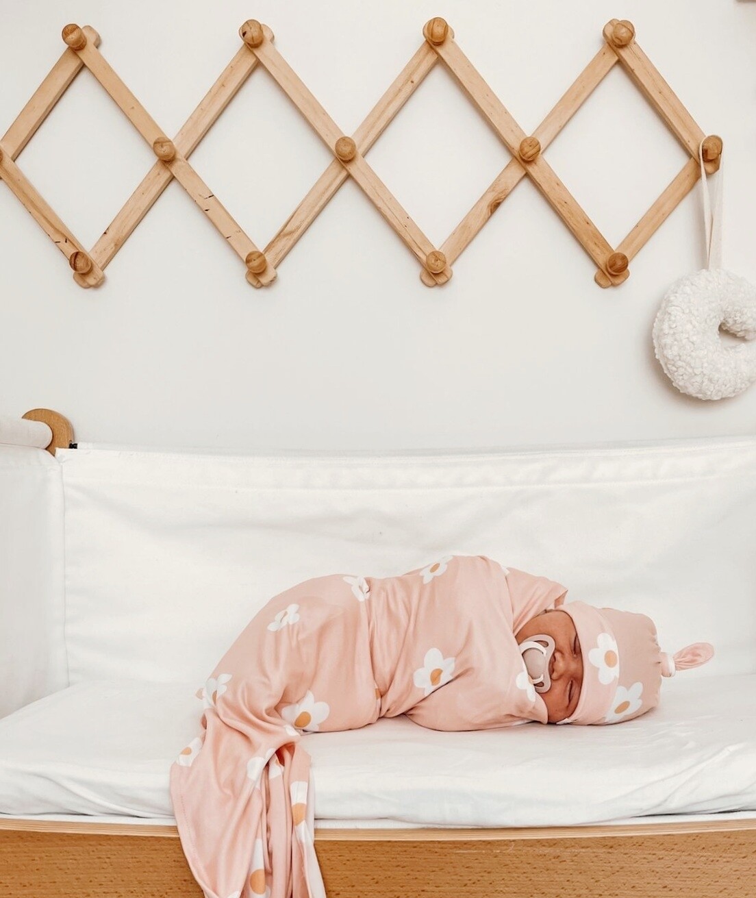 Newborn Swaddle Set - Pink Daisy