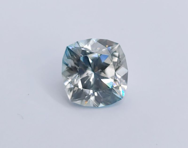 13.30ct Bi color Blue Zircon