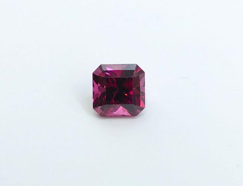 2.97ct Rhodolite Garnet