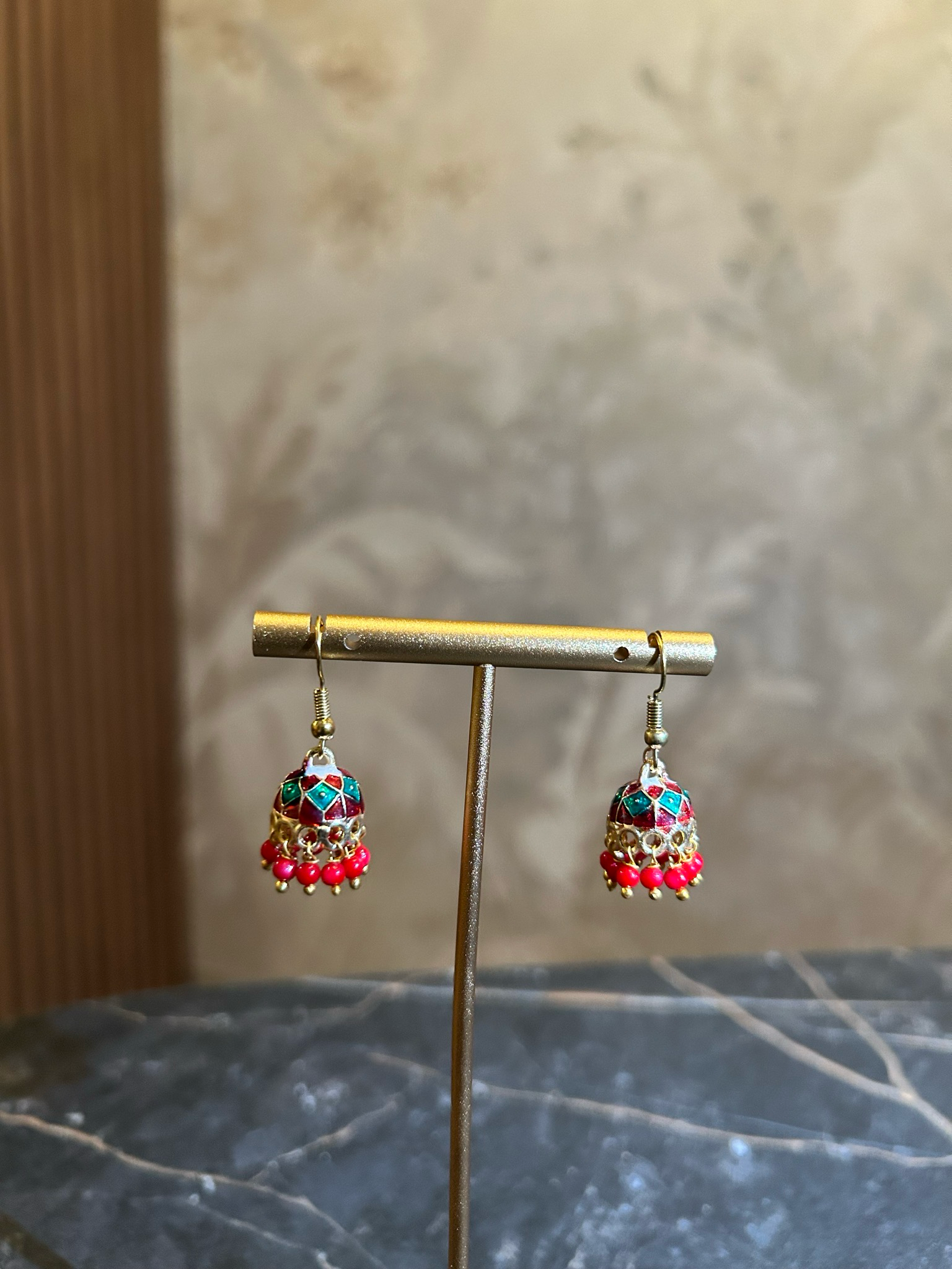 Jhumka klein rood blauw en goud