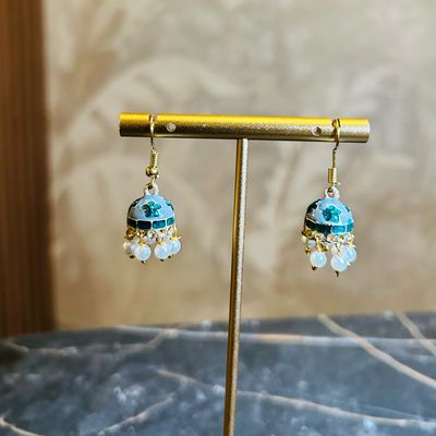 Jhumka klein turqouise wit Jhumka klein turqouise wit