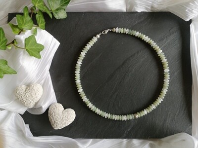 Edelstein-Halskette „grüne Jade/Iris Kristall“