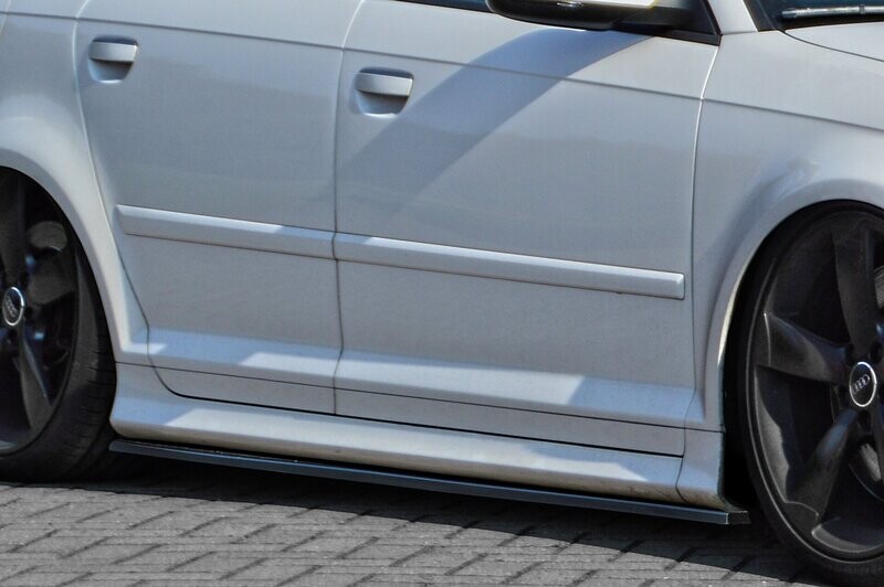 Seitenschweller im Cup Look für Audi RS3 8PA Bj. 2011-2012 Seitenschweller im Cup Look für Audi RS3 8PA Bj. 2011-2012