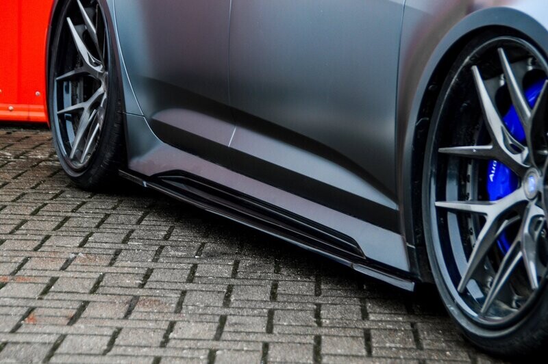 Cup Seitenschweller für Audi RS7 C8 Bj .ab.2019- Cup Seitenschweller für Audi RS7 C8 Bj .ab.2019-