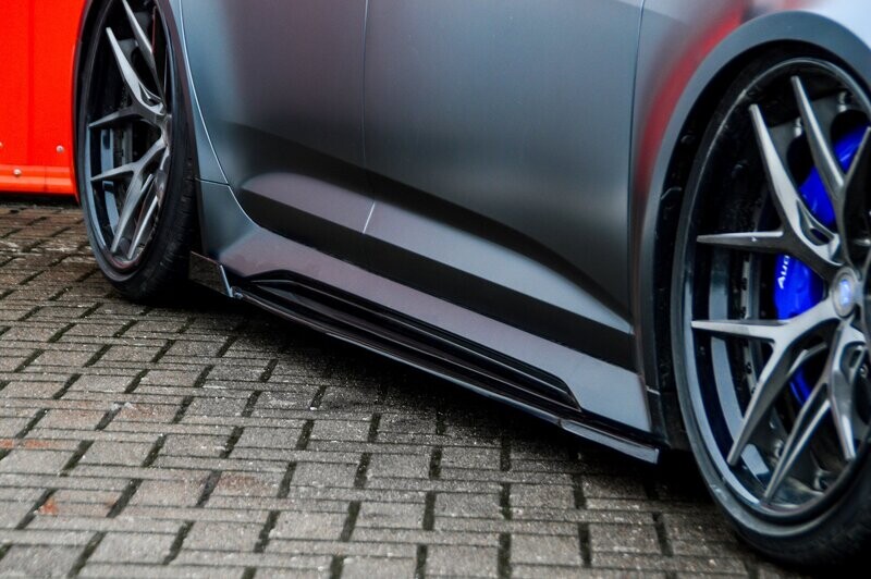 Cup Seitenschweller mit Wing hinten für Audi RS7 C8 Bj .ab.2019- Cup Seitenschweller mit Wing hinten für Audi RS7 C8 Bj .ab.2019-