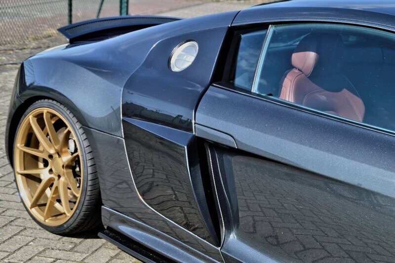Side Blades, in verbreiterter V10 Optik für Audi R8 42 Bj. 2006-2015 Side Blades, in verbreiterter V10 Optik für Audi R8 42 Bj. 2006-2015