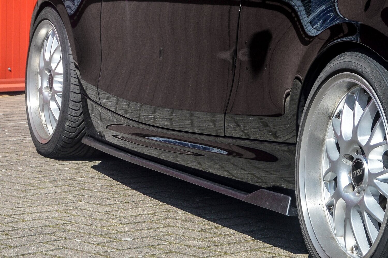 Cup3 Seitenschweller mit Wing passend für BMW 1er E82 E88 mit M-Paket Bj. 2007-2013
