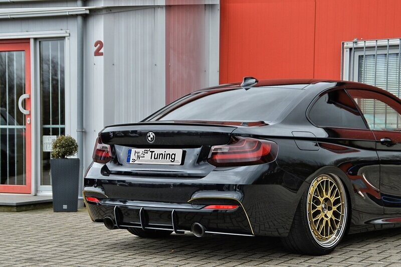 Gefräßter Heckansatz für BMW 2er F22/F23, M235i Bj.: 2013-2016 Gefräßter Heckansatz für BMW 2er F22/F23, M235i Bj.: 2013-2016