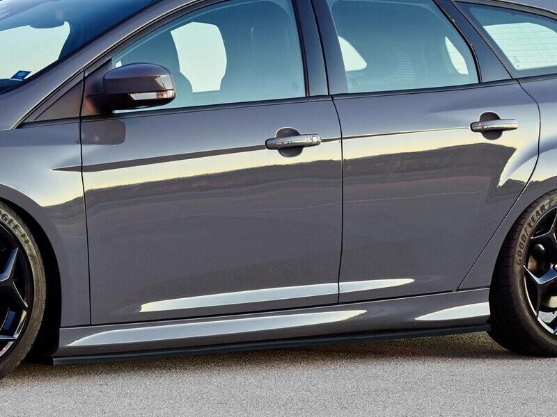 Seitenschweller im Cup Look für Ford Focus DYB ab Bj. 2015 - Seitenschweller im Cup Look für Ford Focus DYB ab Bj. 2015 -