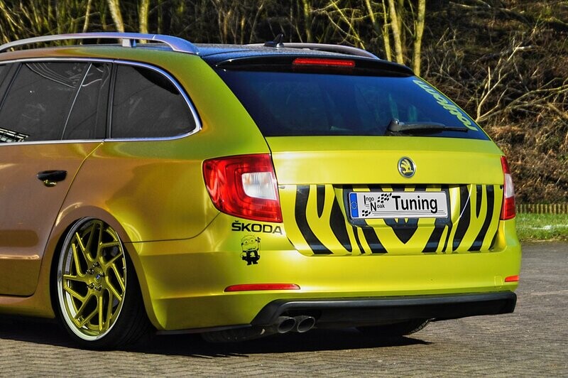 Heckeinsatz + Seitenteile für Skoda Superb 3T Heckeinsatz + Seitenteile für Skoda Superb 3T