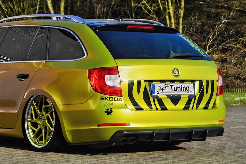 Heckdiffusor in Racingoptik + Finnen + Seitenteile für Skoda Superb 3T Heckdiffusor in Racingoptik + Finnen + Seitenteile für Skoda Superb 3T