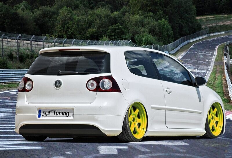 Heckansatz in R32 Clean Look für VW Golf 5 1K Heckansatz in R32 Clean Look für VW Golf 5 1K