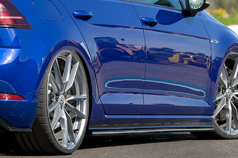 Seitenschweller im Cup Look für VW Golf 7R+R-Line Facelift Seitenschweller im Cup Look für VW Golf 7R+R-Line Facelift