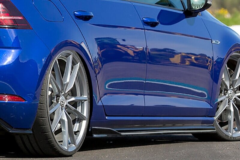Seitenschweller im Cup3 Look für VW Golf 7R+R-Line Facelift Seitenschweller im Cup3 Look für VW Golf 7R+R-Line Facelift
