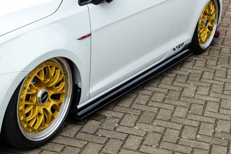Seitenschweller im Cup Look für VW Golf 7 GTI TCR Seitenschweller im Cup Look für VW Golf 7 GTI TCR
