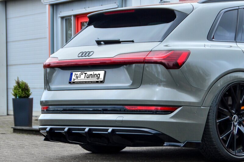 4.tlg. Heckansatz Aufsatz für Audi E-Tron Quattro S-Line 4.tlg. Heckansatz Aufsatz für Audi E-Tron Quattro S-Line