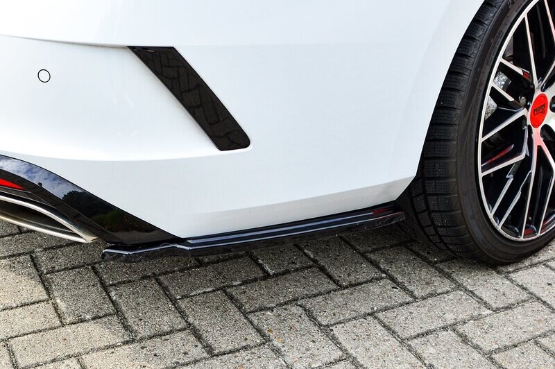 Heckansatz Seitenteile aus ABS für Skoda Octavia RS NX Heckansatz Seitenteile aus ABS für Skoda Octavia RS NX