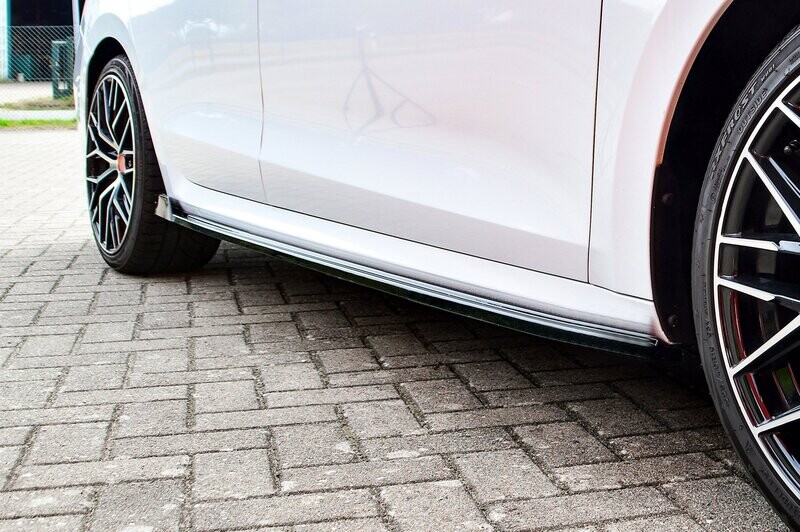 Cup Seitenschweller mit Wing hinten für Skoda Octavia RS NX Cup Seitenschweller mit Wing hinten für Skoda Octavia RS NX
