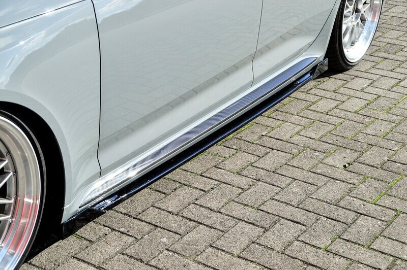 Seitenschweller mit Wing vorne und hinten für Audi RS4 B9 Seitenschweller mit Wing vorne und hinten für Audi RS4 B9