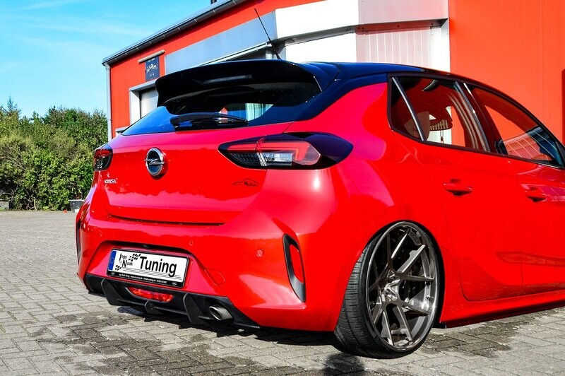Gefräster Heckansatz mit Finnen für Opel Corsa F GS-Line Gefräster Heckansatz mit Finnen für Opel Corsa F GS-Line