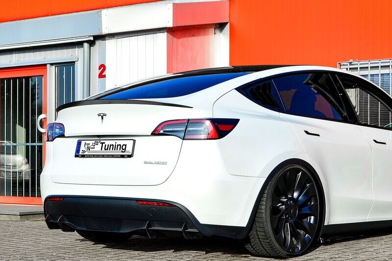 Gefräster Heckansatz besthend aus 4 Finnen aus ABS für Audi Tesla Model Y Gefräster Heckansatz besthend aus 4 Finnen aus ABS für Audi Tesla Model Y