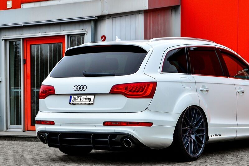 Gefräster Heckansatz mit Finnen für Audi Q7 4L mit S-Line Gefräster Heckansatz mit Finnen für Audi Q7 4L mit S-Line