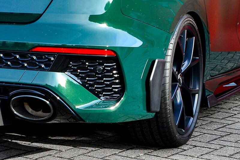 Hintere Seiten Flaps Flicks Satz aus ABS Kunststoff für Audi RS3 8Y Limousine Hintere Seiten Flaps Flicks Satz aus ABS Kunststoff für Audi RS3 8Y Limousine