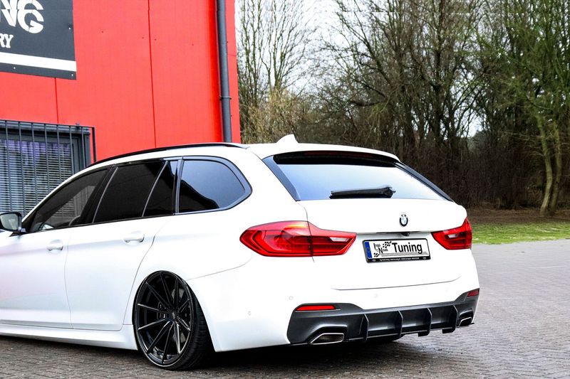 Gefräster Heckansatz für BMW 5er G30 + G31 mit M-Paket Gefräster Heckansatz für BMW 5er G30 + G31 mit M-Paket