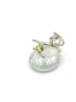 Peridot and White Topaz curl ring101